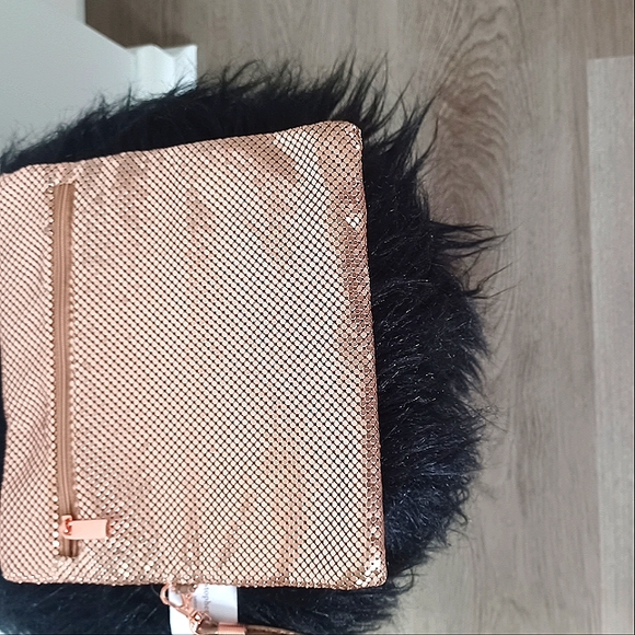 🆕Soft Metallic Gold Party Clutch - Picture 3 of 5